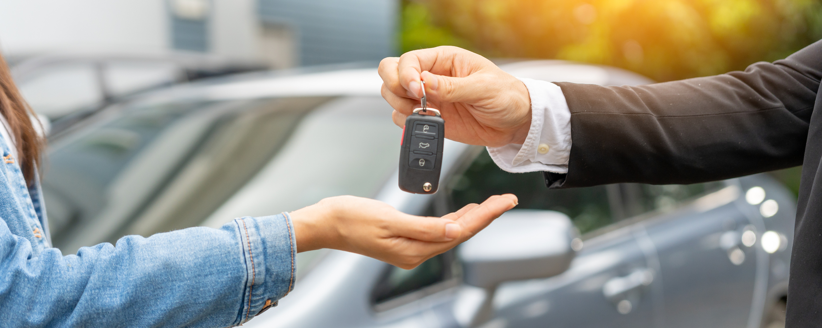 lease, rental car, sell, buy. Dealership manager send car keys t